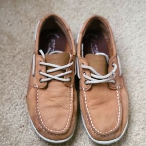 Sperry tan boat shoes
